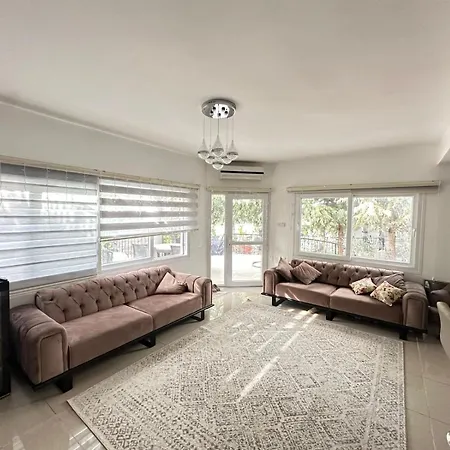 Διαμέρισμα Newly Renovated Emerald Coast